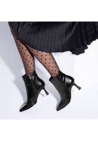 Wittchen - Botki ze skóry croco na szpilce czarne. Kolor: czarny. Materiał: skóra. Obcas: na szpilce. Styl: rockowy. Wysokość obcasa: średni #7