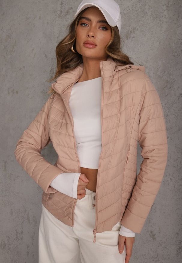 Renee - Beżowa Kurtka Przejściowa z Pikowaniem i Odpinanym Kapturem Edielitia. Okazja: na co dzień. Typ kołnierza: kaptur. Kolor: beżowy. Materiał: jeans, nylon. Styl: casual