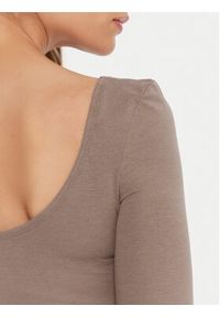 Guess Body O5RM08 KBBU1 Beżowy Regular Fit. Kolor: beżowy. Materiał: bawełna