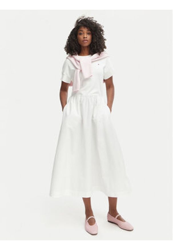TOMMY HILFIGER - Tommy Hilfiger Sukienka codzienna WW0WW51148 Biały Regular Fit. Okazja: na co dzień. Kolor: biały. Materiał: bawełna. Typ sukienki: proste. Styl: casual