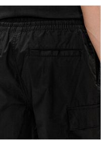 Calvin Klein Jeans Szorty materiałowe J30J325138 Czarny Regular Fit. Kolor: czarny. Materiał: bawełna #3