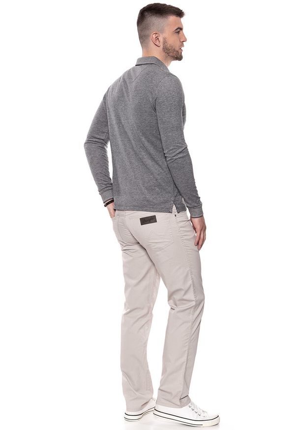 Wrangler - WRANGLER POLO LS POLO REAL BLACK W7A87K5W5 112131306. Typ kołnierza: polo. Długość rękawa: długi rękaw. Długość: długie. Wzór: melanż