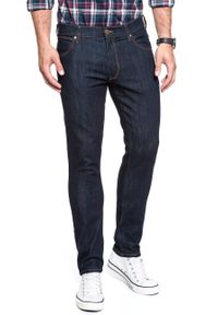 Wrangler - WRANGLER LARSTON MĘSKIE SPODNIE JEANSOWE JEANSY DARK RINSE W18SP690A. Wzór: jednolity