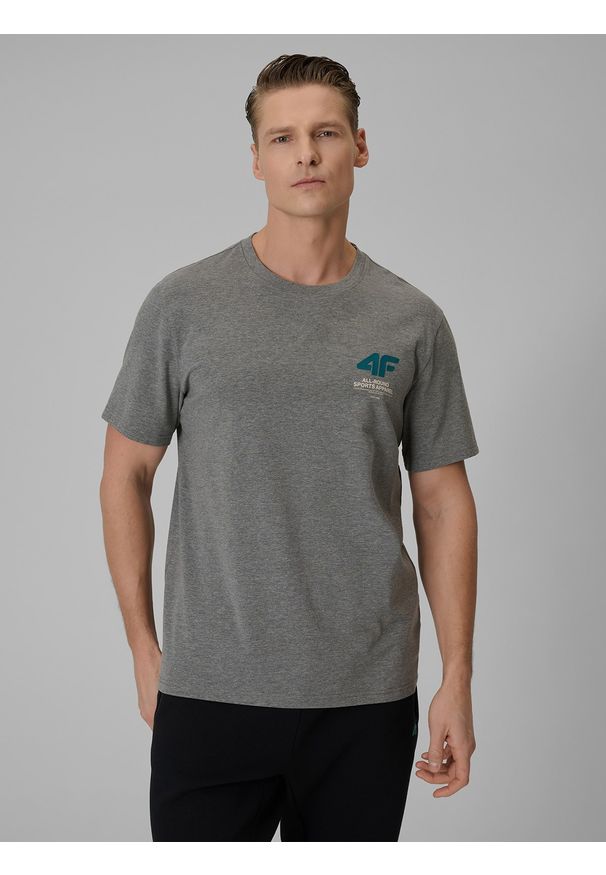 4f - 4F T-shirt regular gładki męski - szary M. Okazja: na spacer, na co dzień. Kolor: szary. Materiał: jeans, materiał, dresówka. Wzór: gładki. Styl: casual, klasyczny