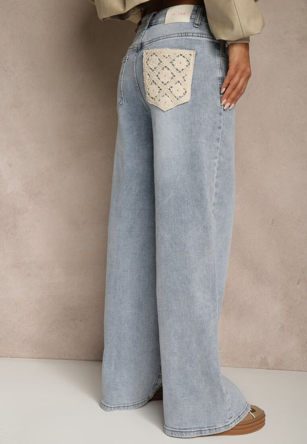 Renee - Niebieskie Szerokie Jeansy High Waist Zdobione Haftem na Kieszeni Thaola. Stan: podwyższony. Kolor: niebieski. Wzór: haft, aplikacja. Styl: boho, klasyczny