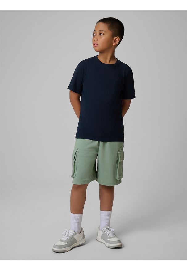 4f - 4F T-shirt gładki chłopięcy - granatowy 152 (11-12 lat). Okazja: na co dzień. Kolor: niebieski. Materiał: jersey, bawełna, materiał. Długość rękawa: krótki rękaw. Długość: krótkie. Wzór: gładki. Sezon: lato. Styl: sportowy, casual, klasyczny, młodzieżowy