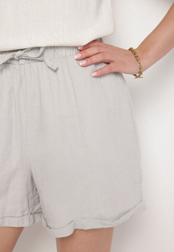 Born2be - Szare Szorty Bawełniane z Elastyczną Gumką w Talii Sarilea. Okazja: na co dzień. Kolor: szary. Materiał: bawełna. Sezon: lato. Styl: casual, elegancki