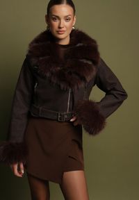 Born2be - Brązowa Ocieplana Kurtka Ramoneska z Futrem przy Kołnierzu i Rękawach Mevesala. Kolor: brązowy. Materiał: futro. Długość: krótkie #1