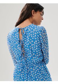 Sinsay - Sukienka maxi w kwiaty - wielobarwny. Wzór: kwiaty. Styl: elegancki. Długość: maxi