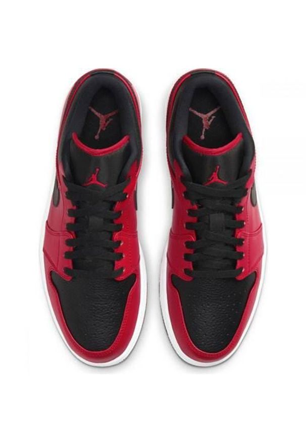 Buty do chodzenia męskie Nike Air Jordan 1 Low. Zapięcie: sznurówki. Kolor: czerwony, wielokolorowy. Materiał: materiał. Szerokość cholewki: normalna. Model: Nike Air Jordan. Sport: turystyka piesza