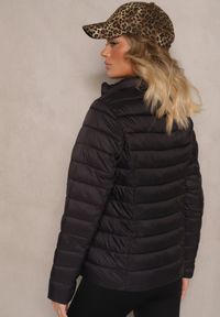 Renee - Czarna Casualowa Kurtka Ozdobiona Pikowaniem Nelionea. Okazja: na co dzień. Kolor: czarny. Materiał: jeans. Wzór: aplikacja. Styl: casual #4