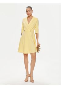 Rinascimento Sukienka koktajlowa CFC0118280003 Żółty Regular Fit. Kolor: żółty. Materiał: syntetyk. Styl: wizytowy #4