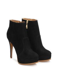 Kazar - Czarne botki damskie. Kolor: czarny. Materiał: nubuk. Sezon: jesień, zima. Obcas: na obcasie. Styl: klasyczny. Wysokość obcasa: wysoki #2