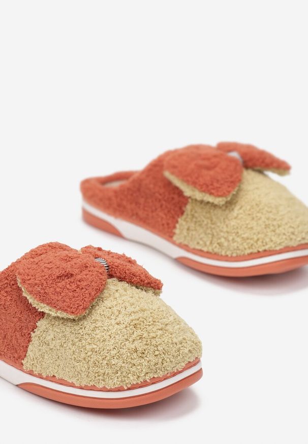 Born2be - Beżowe Kapcie Zerysus. Okazja: do domu. Nosek buta: okrągły. Zapięcie: bez zapięcia. Kolor: beżowy. Materiał: materiał