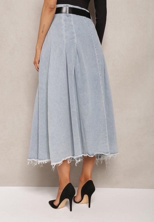 Renee - Jasnoniebieska Rozkloszowana Spódnica Jeansowa z Paskiem w Komplecie Grinna. Kolor: niebieski. Materiał: jeans