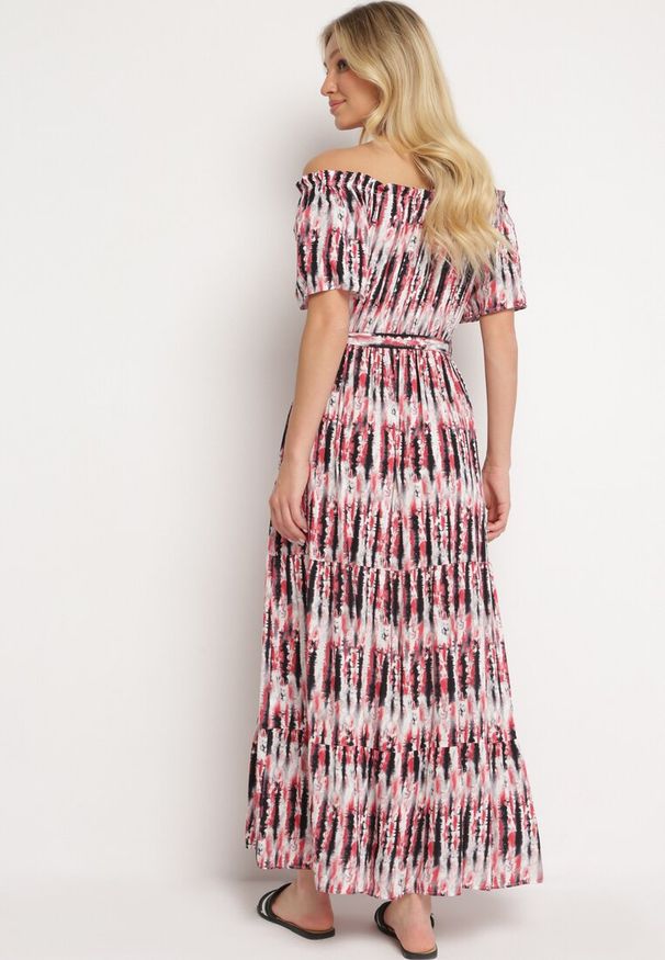 Born2be - Różowa Wiskozowa Rozkloszowana Sukienka Hiszpanka z Gumką w Pasie i Materiałowym Paskiem Billea. Typ kołnierza: dekolt hiszpanka. Kolor: różowy. Materiał: wiskoza, materiał. Styl: elegancki