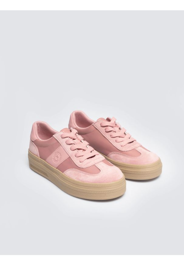 Big-Star - Sneakersy damskie z dodatkiem skóry naturalnej różowe TT274196 601. Nosek buta: okrągły. Zapięcie: sznurówki. Kolor: różowy. Materiał: skóra. Sport: turystyka piesza