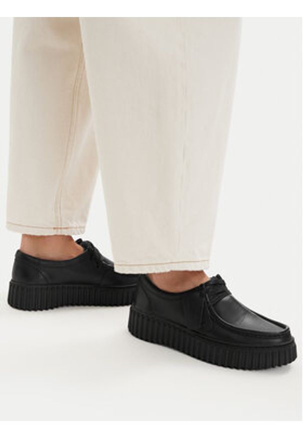 Clarks Półbuty Torhill Bee 26186665 Czarny. Kolor: czarny. Materiał: skóra