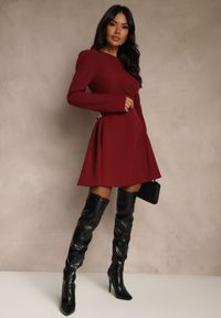 Renee - Bordowa Sukienka o Rozkloszowanym Kroju z Ozdobą z Boku Eleslia. Kolor: czerwony. Wzór: aplikacja. Styl: street #2