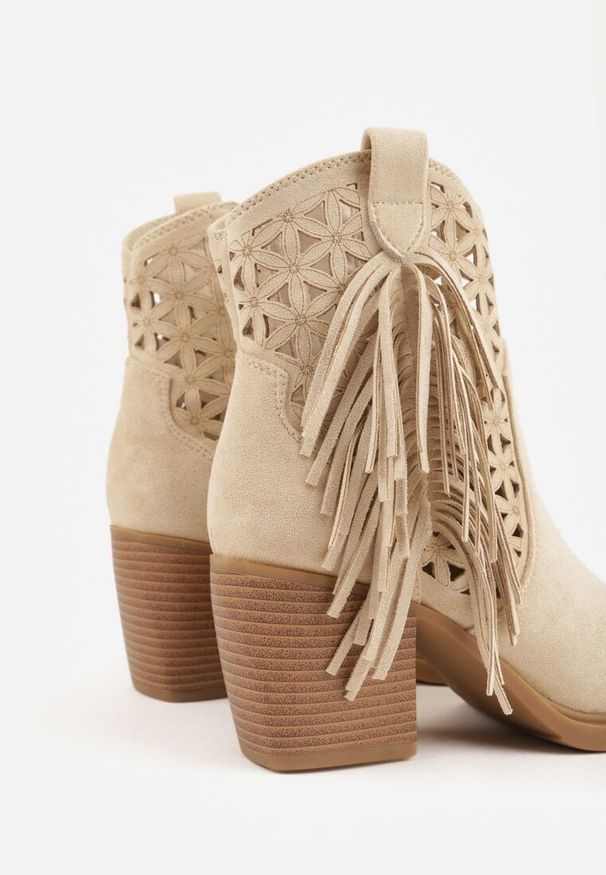 Renee - Beżowe Ażurowe Botki Typu Kowbojki na Stożku Ozdobione Frędzlami Pentora. Kolor: beżowy. Materiał: jeans. Wzór: ażurowy, aplikacja. Obcas: na stożku