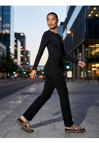 Sinsay - Body poliamidowe z długim rękawem - czarny. Kolor: czarny. Materiał: poliamid. Długość rękawa: długi rękaw. Długość: długie