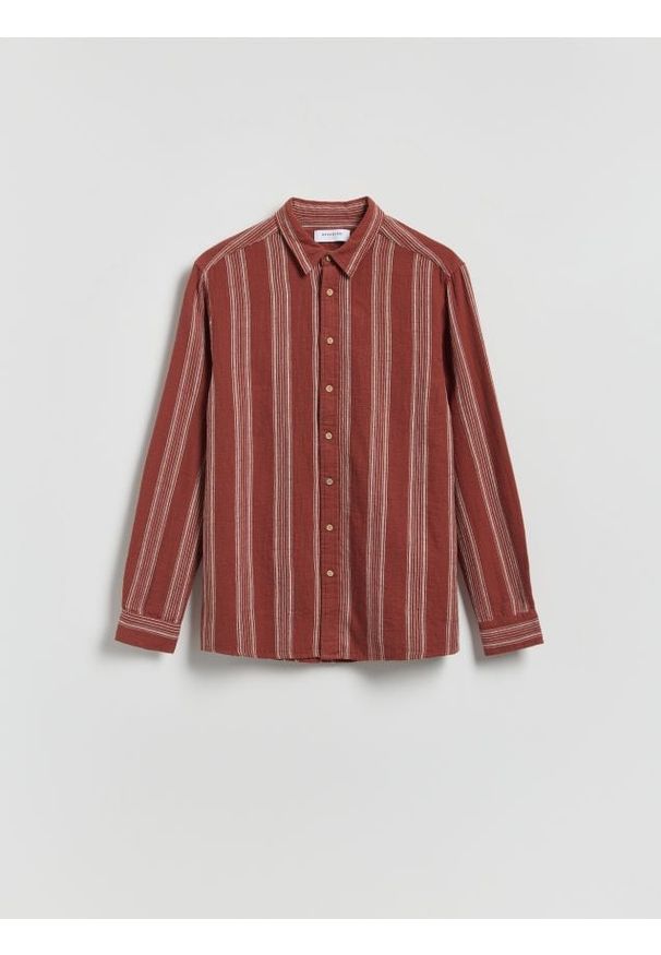 Reserved - Bawełniana koszula regular fit - karminowy. Kolor: czerwony. Materiał: bawełna
