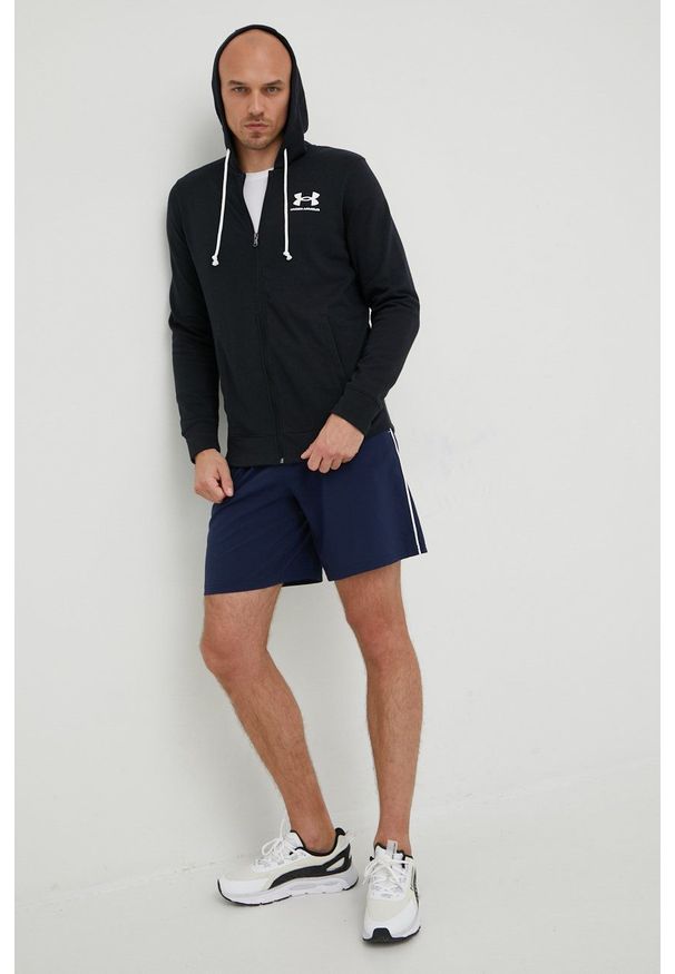 Under Armour bluza męska kolor czarny z kapturem gładka. Okazja: na co dzień. Typ kołnierza: kaptur. Kolor: czarny. Materiał: dzianina. Wzór: gładki. Styl: casual