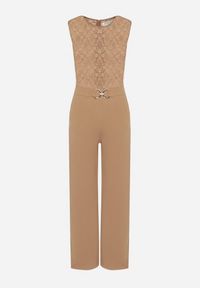 Born2be - Beżowy Kombinezon bez Rękawów z Metaliczną Ozdobą i Prostymi Nogawkami Karivalle. Okazja: na co dzień. Kolor: beżowy. Długość rękawa: bez rękawów. Wzór: aplikacja. Styl: klasyczny, casual, elegancki #7
