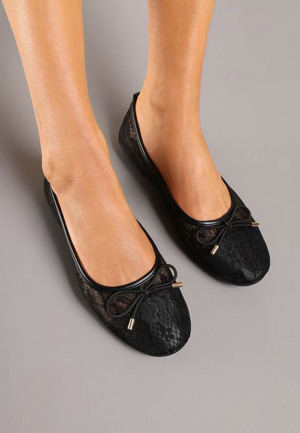 Born2be - Czarne Koronkowe Balerinki z Ozdobną Kokardą Taldisa. Okazja: na co dzień. Kolor: czarny. Materiał: koronka. Wzór: koronka. Styl: elegancki, casual, klasyczny