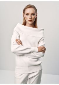 Ochnik - Kremowy sweter damski obszernym kołnierzem. Kolor: biały. Materiał: wiskoza #4