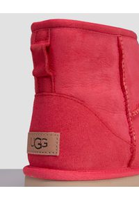 Ugg - Buty UGG CLASSIC MINI II. Kolor: czerwony, różowy, wielokolorowy. Materiał: skóra, zamsz. Szerokość cholewki: normalna. Sezon: zima #2