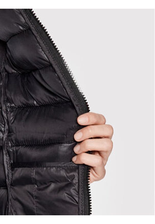 only - ONLY Bezrękawnik Newtahoe 15205760 Czarny Regular Fit. Kolor: czarny. Materiał: syntetyk. Długość rękawa: bez rękawów