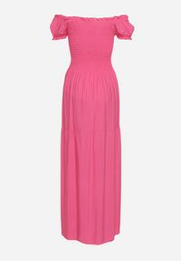 Born2be - Różowa Wiskozowa Sukienka Typu Hiszpanka z Marszczoną Górą Moalle. Okazja: na spacer. Typ kołnierza: dekolt hiszpanka. Kolor: różowy. Materiał: wiskoza. Styl: elegancki, klasyczny #2