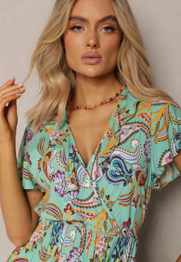 Renee - Miętowa Letnia Sukienka z Gumką w Talii z Wiskozy Ozdobiona Wzorem Paisley Uviana. Kolor: miętowy. Materiał: wiskoza. Wzór: paisley, aplikacja. Sezon: lato
