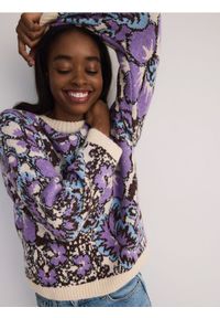 Reserved - Wzorzysty sweter - wielobarwny. Materiał: dzianina #1
