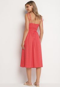 Born2be - Czerwona Sukienka Midi w Kropki na Ramiączkach Ionttis. Kolor: czerwony. Materiał: tkanina. Długość rękawa: na ramiączkach. Wzór: kropki. Długość: midi #7