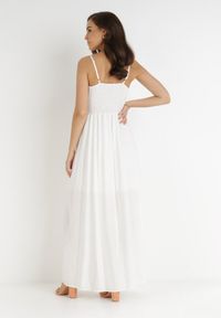 Born2be - Biała Sukienka Cadole. Kolor: biały. Materiał: bawełna. Długość rękawa: na ramiączkach. Typ sukienki: kopertowe. Styl: wakacyjny. Długość: maxi #6