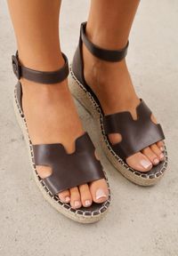 Born2be - Ciemnobrązowe Sandały VICES na Grubej Plecionej Podeszwie Meztora. Okazja: na co dzień. Zapięcie: sprzączka. Kolor: brązowy. Wzór: ażurowy. Sezon: lato. Styl: casual, klasyczny, elegancki #9