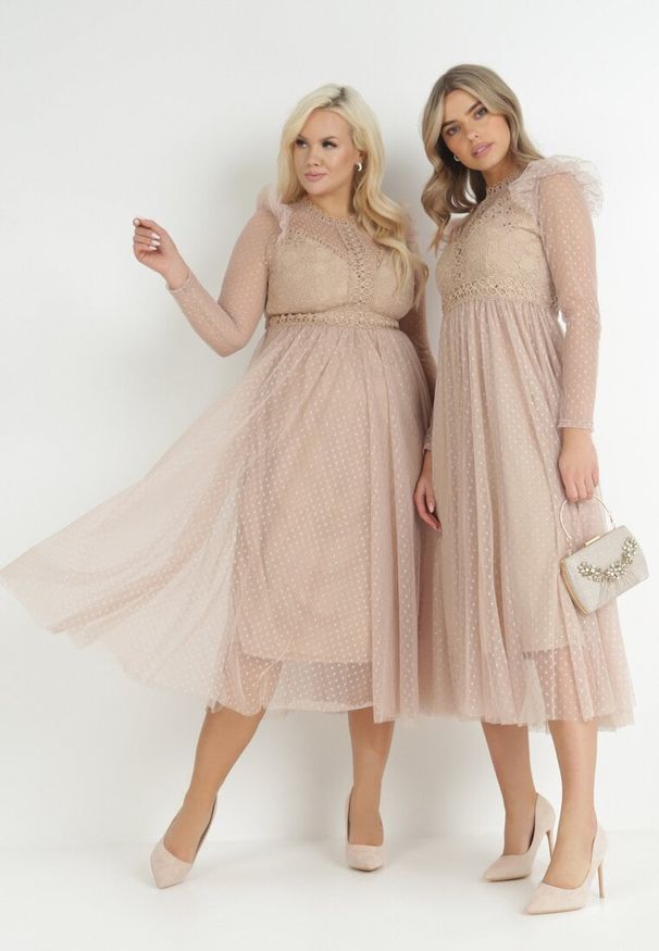 Born2be - Beżowa Sukienka z Koronką i Tiulem Nemila. Okazja: na co dzień. Typ kołnierza: dekolt w łódkę. Kolor: beżowy. Materiał: tiul, koronka. Wzór: koronka. Typ sukienki: proste. Styl: casual