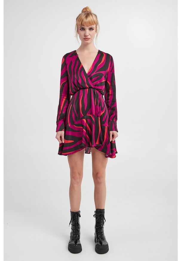 Pinko - Sukienka satynowa Akihiro PINKO. Materiał: satyna