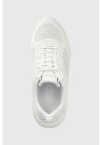 Guess sneakersy kolor biały. Nosek buta: okrągły. Zapięcie: sznurówki. Kolor: biały. Materiał: materiał, guma, włókno. Obcas: na platformie #4