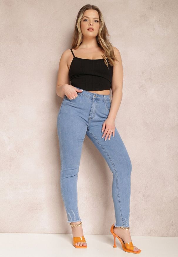Renee - Niebieskie Jeansy Platinos. Kolekcja: plus size. Kolor: niebieski. Wzór: aplikacja