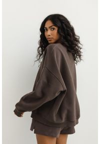 Marsala - Bluza damska o kroju regular fit w kolorze COFFEE SHAKE skin peach - PHENIX. Materiał: poliester, bawełna, dresówka, dzianina #1