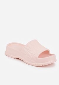 Born2be - Różowe Klapki na Grubej Podeszwie z Tłoczoną Cholewką Farnan. Okazja: na co dzień, na spacer. Kolor: różowy. Materiał: dzianina, dresówka. Wzór: paski. Sezon: lato. Styl: casual, elegancki #9