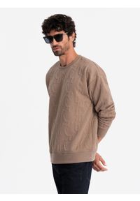 Ombre Clothing - Bluza męska RELAXED FIT z tłoczonymi literami – brązowa V3 - Rozmiar: L. Kolor: brązowy. Materiał: bawełna, materiał, poliester, dzianina