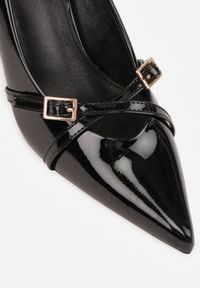 Born2be - Czarne Szpilki Vices Lakierowane Ozdobione Paskami z Klamrami Tameliae. Okazja: na co dzień. Zapięcie: klamry. Kolor: czarny. Materiał: lakier. Wzór: aplikacja. Obcas: na szpilce. Styl: casual. Wysokość obcasa: średni #3