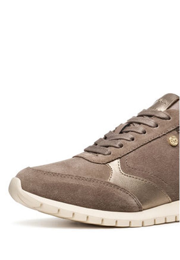 Geox Sneakersy D Sukie 2.0 D55YPC 022NF C6537 Brązowy. Kolor: brązowy. Materiał: skóra, zamsz