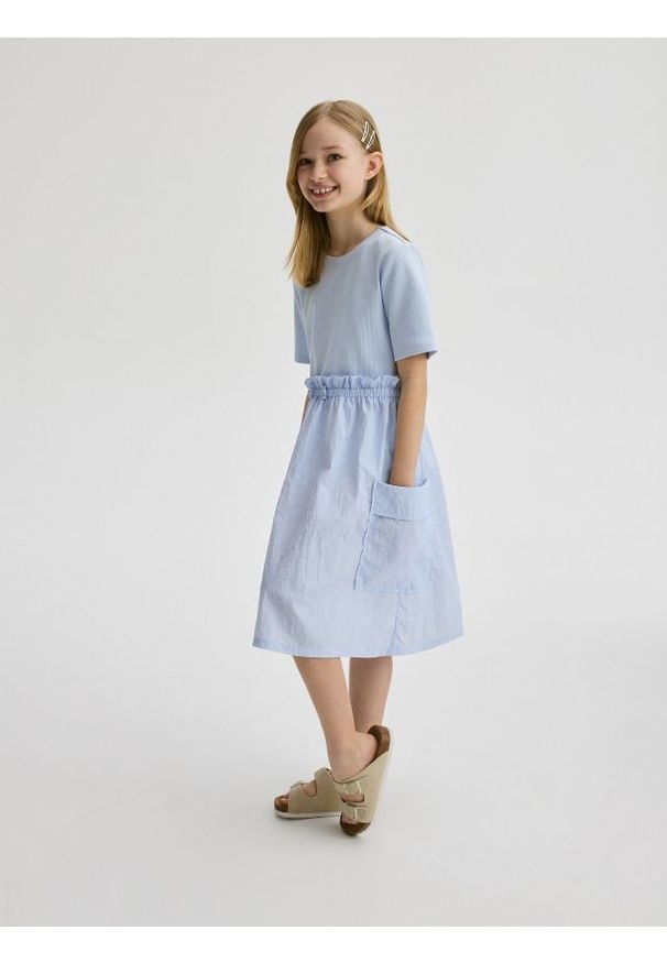 Reserved - Bawełniana sukienka - jasnoniebieski. Kolor: niebieski. Materiał: bawełna