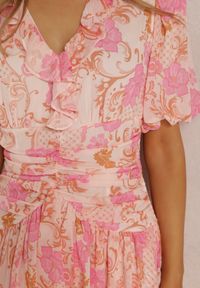 Renee - Jasnoróżowa Sukienka Hippinca. Kolor: różowy. Wzór: kolorowy. Długość: mini #4