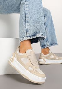 Renee - Beżowe Sneakersy z Brokatowymi Zdobieniami na Platformie Deovirae. Okazja: na co dzień. Zapięcie: sznurówki. Kolor: beżowy. Materiał: jeans. Wzór: aplikacja. Obcas: na platformie